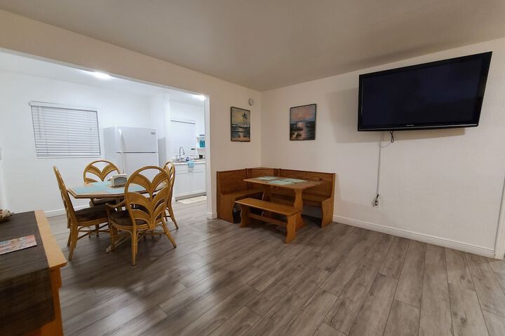 Room 65 of 166