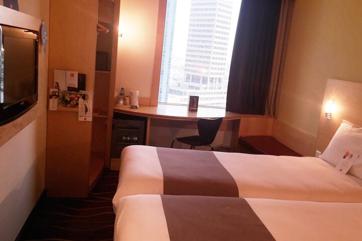 Room 7 of 65