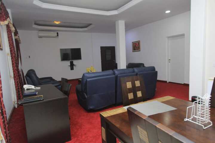 Room 32 of 62