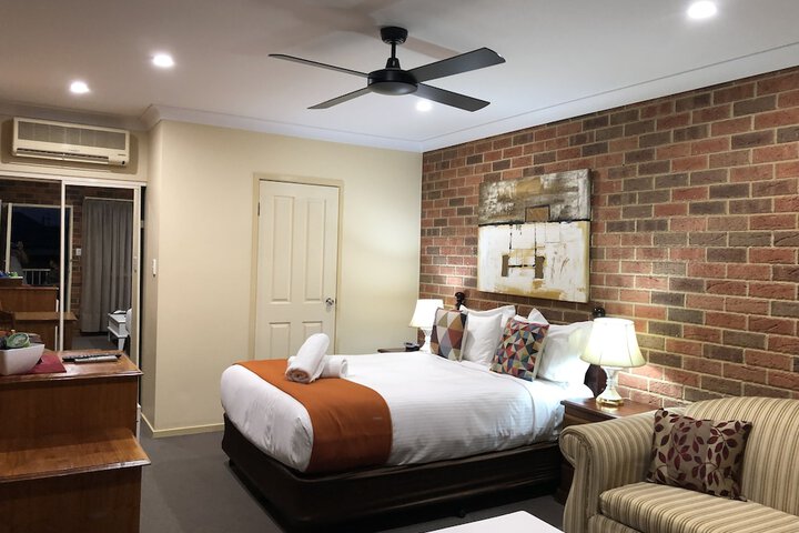 Room 38 of 103