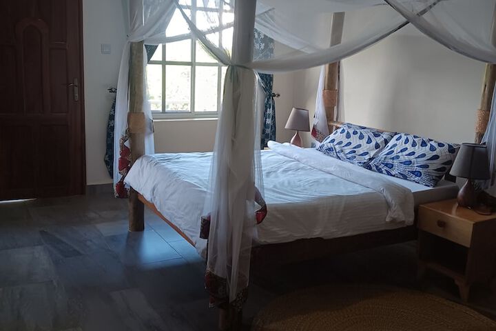 Room 6 of 31