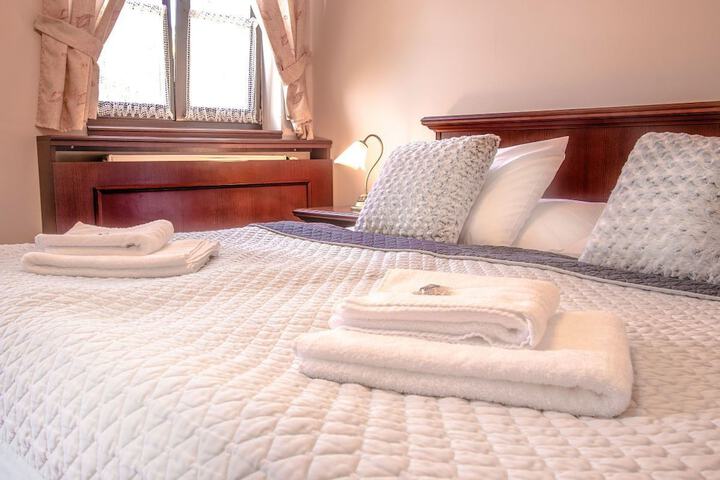 Room 4 of 59