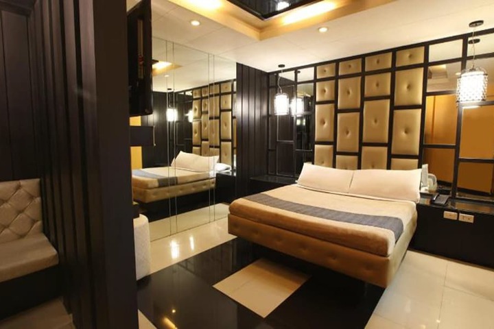 Room 35 of 44