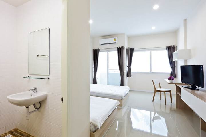 Room 11 of 40