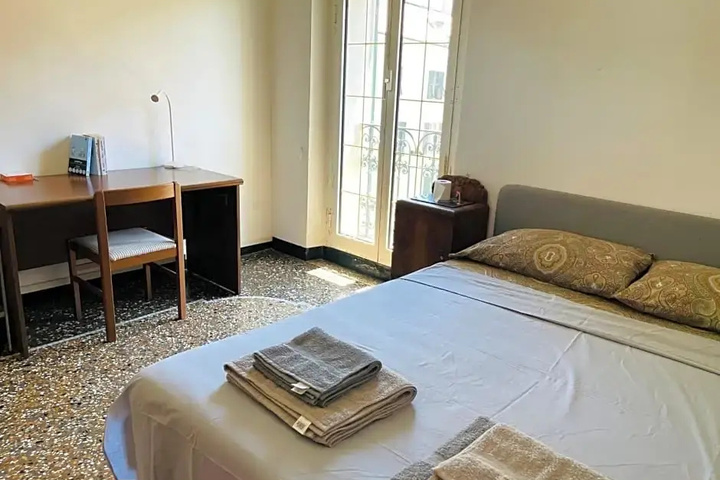 Room 3 of 11
