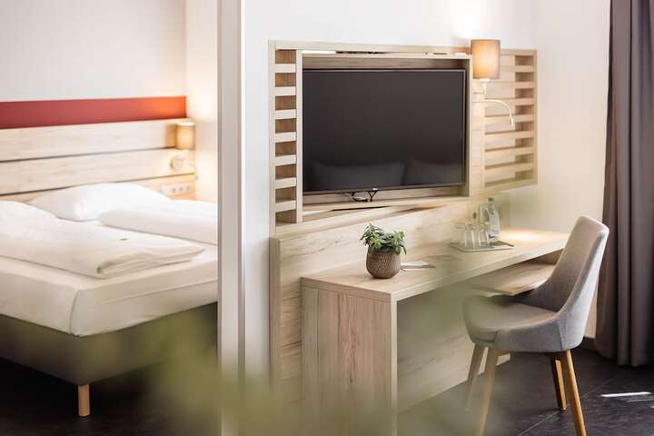 Room 52 of 104