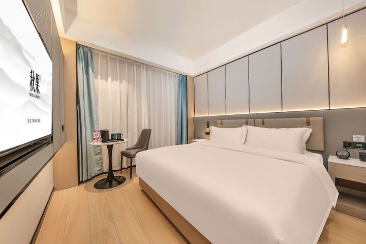 Room 3 of 6