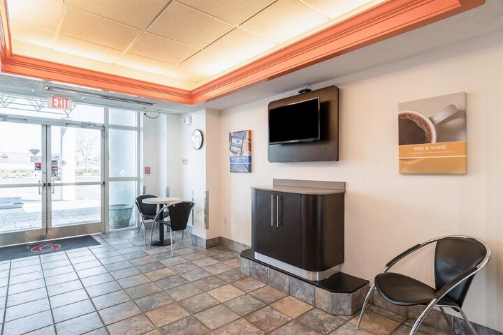 Entrance & Lobby