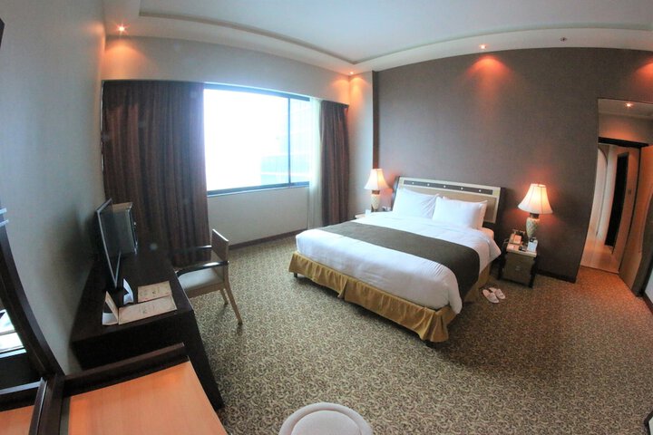Room 13 of 72