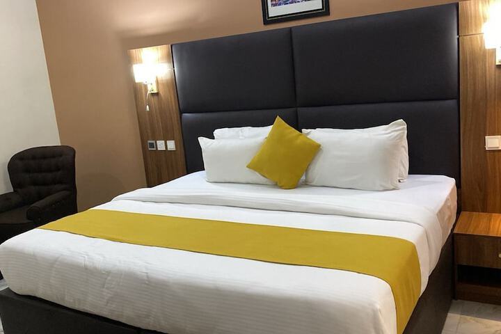 Room 8 of 23