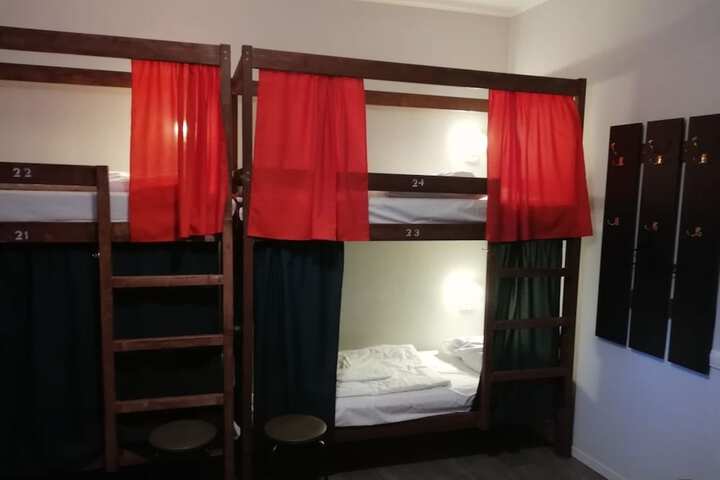 Room 7 of 25