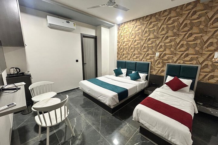 Room 15 of 19