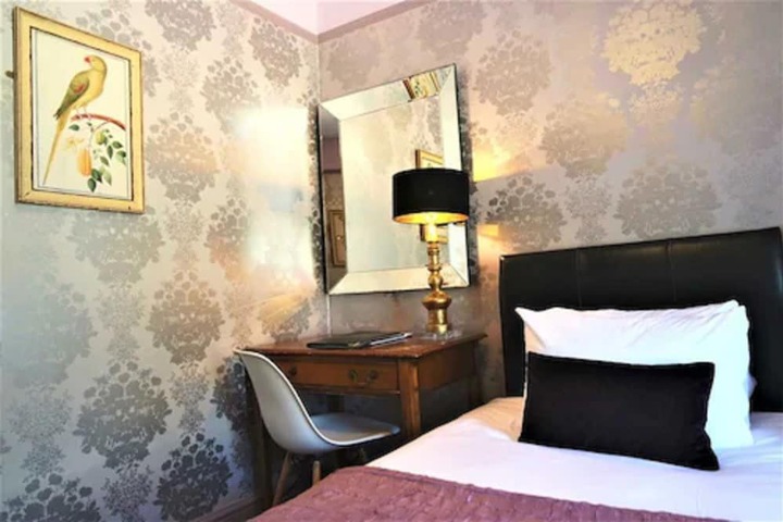 Room 15 of 82