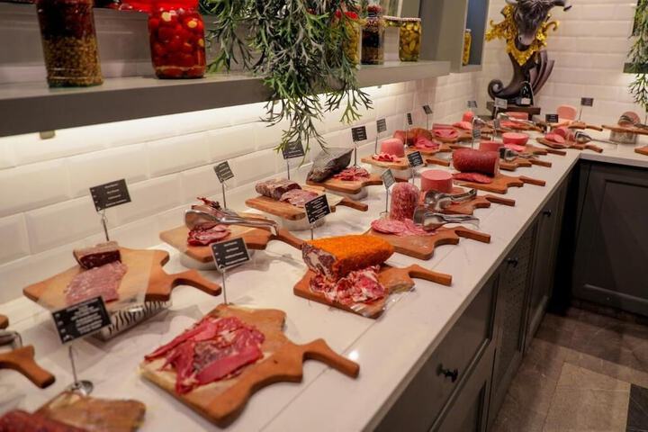 Dining 100 of 108