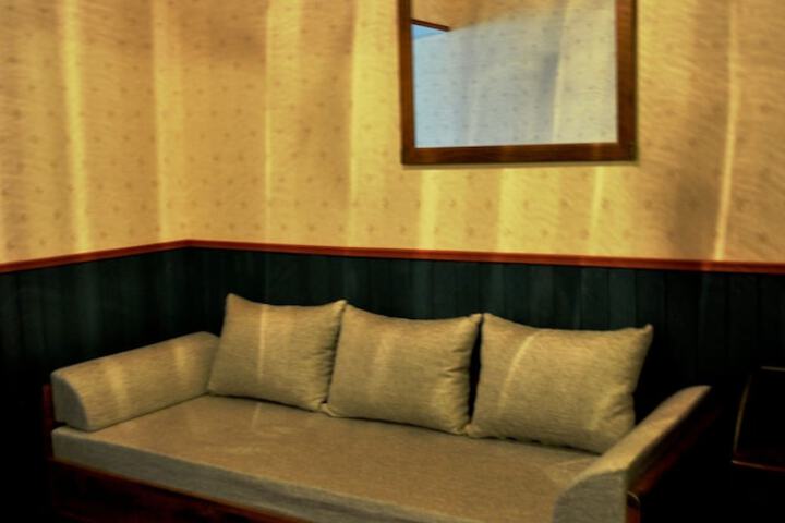 Room 15 of 25