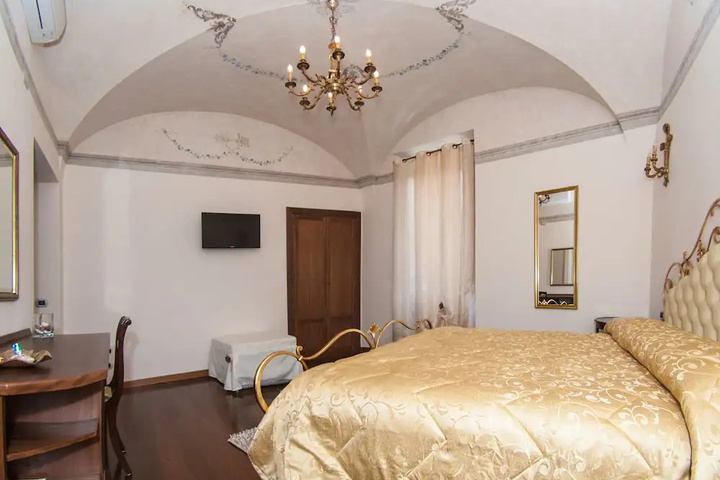 guest_rooms