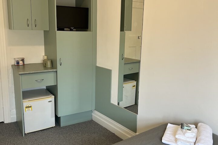 Room 17 of 24
