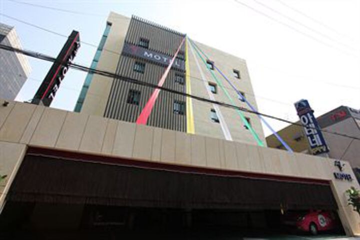 Exterior of Sheel Hotel