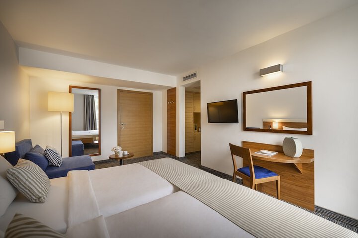Room 15 of 58