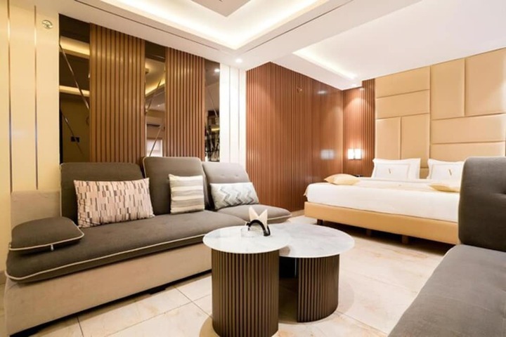 Room 3 of 27