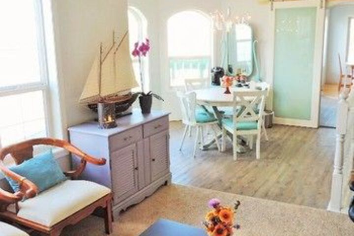 The Lakefront House