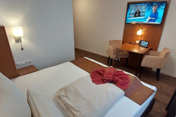 Room 25 of 52