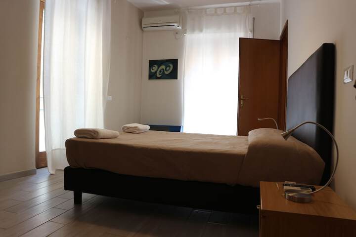 Room 12 of 90
