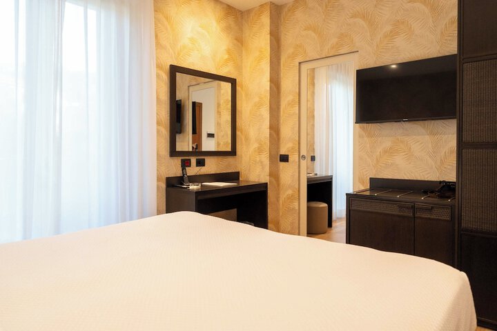 Room 146 of 247