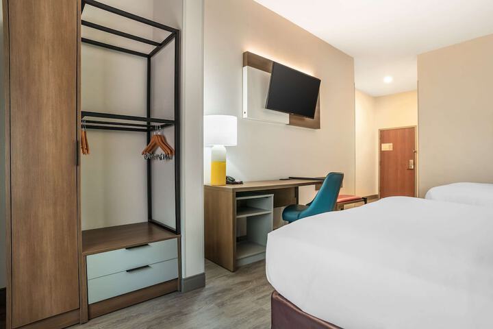 Room 21 of 47