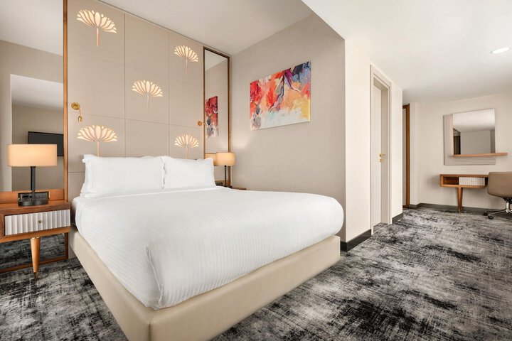 Room 25 of 69