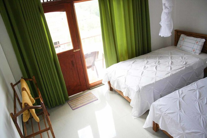 Room 17 of 46