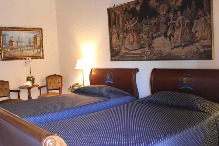 Room 3 of 19