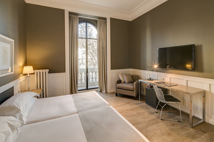 Room 9 of 54