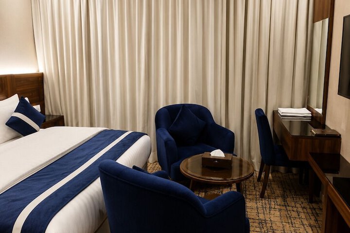 Room 2 of 17