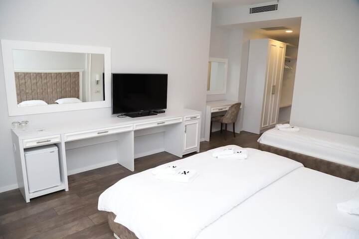 Room 29 of 65
