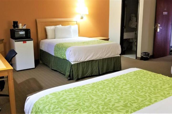 Deluxe Room 1 Queen Bed (8 of 11)