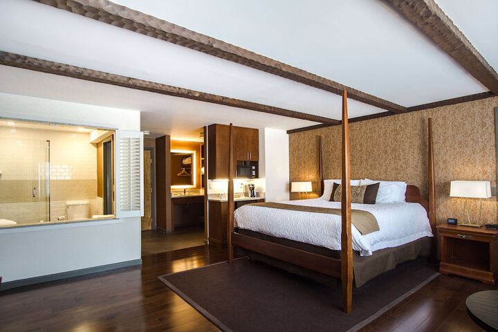 1 King Bed (17 of 23)