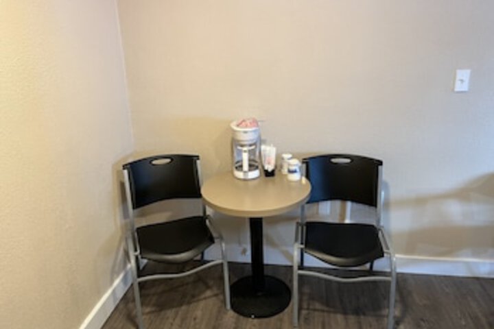 Room 16 of 168