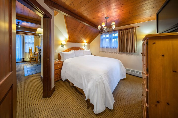 Room 10 of 76