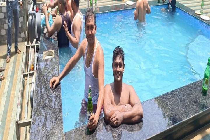 Pool 16 of 28