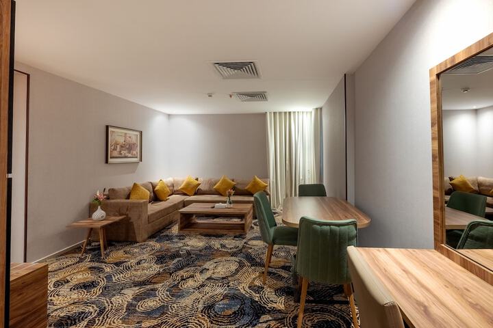 Room 25 of 44