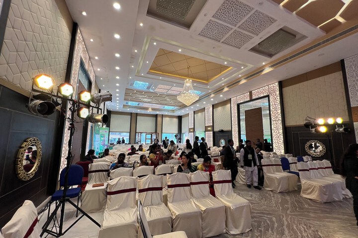 Ballroom/Hall 44 of 78