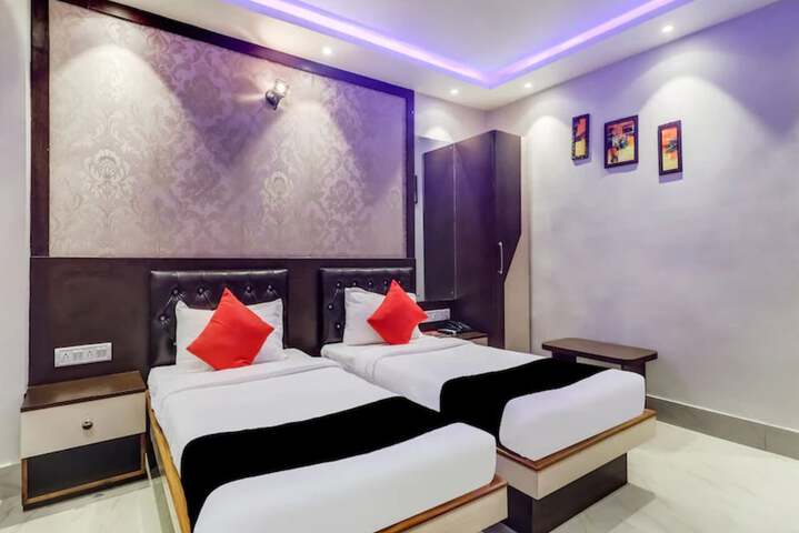 Room 11 of 21