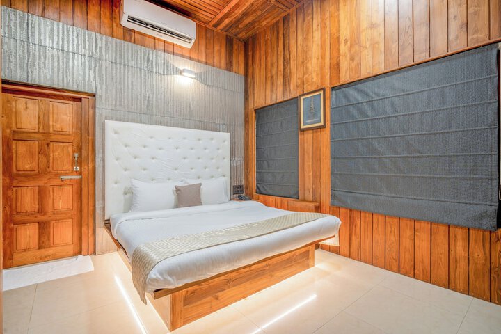Room 9 of 85
