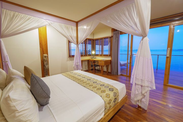 Room 4 of 39