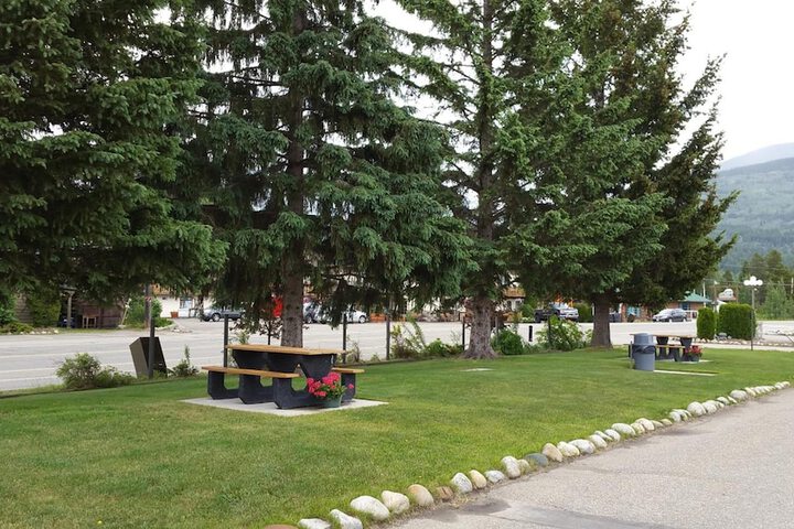Property Grounds 19 of 29
