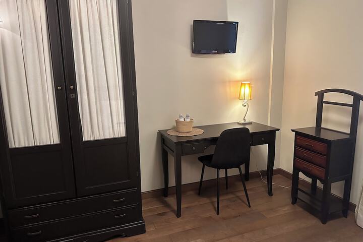 Room 14 of 77