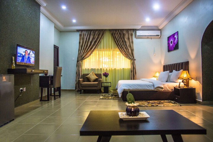 Room 6 of 41