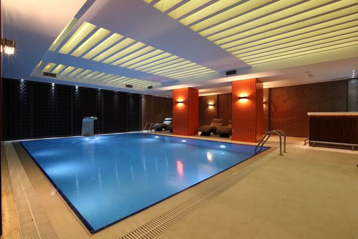 Pool Hotel