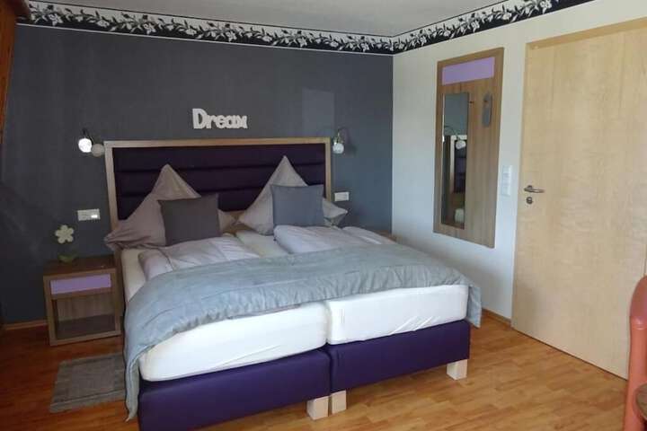 Room 9 of 39